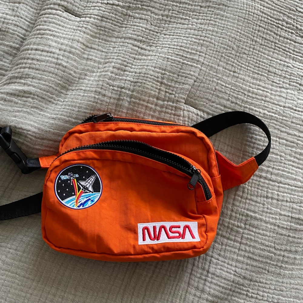 Baggu limited edition NASA collab Fanny pack, barely used